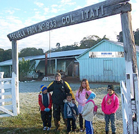  La Escuela Rural 833 de Colonia Itatí se brindaba atención de salud a las familias